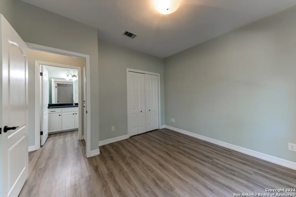 Photo of 172 LAKE FRONT DR
