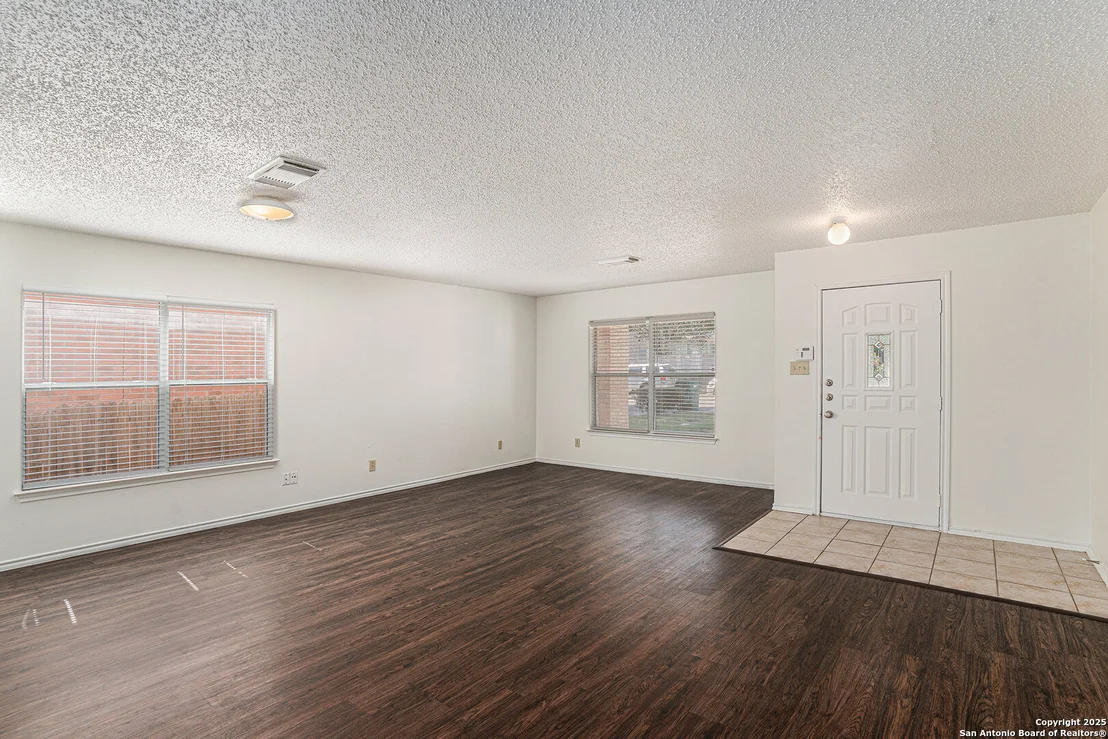 Photo of 8447 Mannington