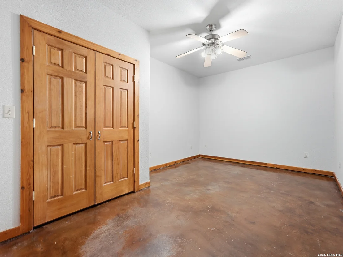 Photo of 412 Bear Springs Trl