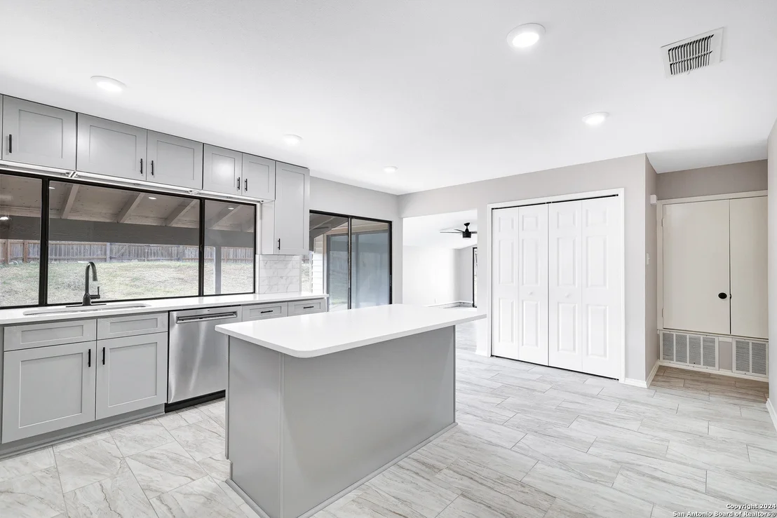 Photo of 10316 ROYAL MEADOWS