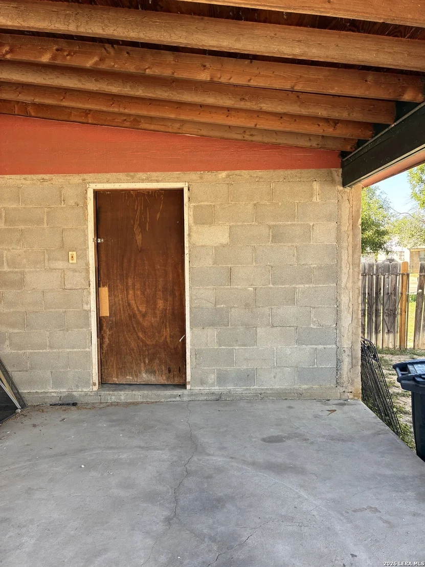 Photo of 2340 Royal Park