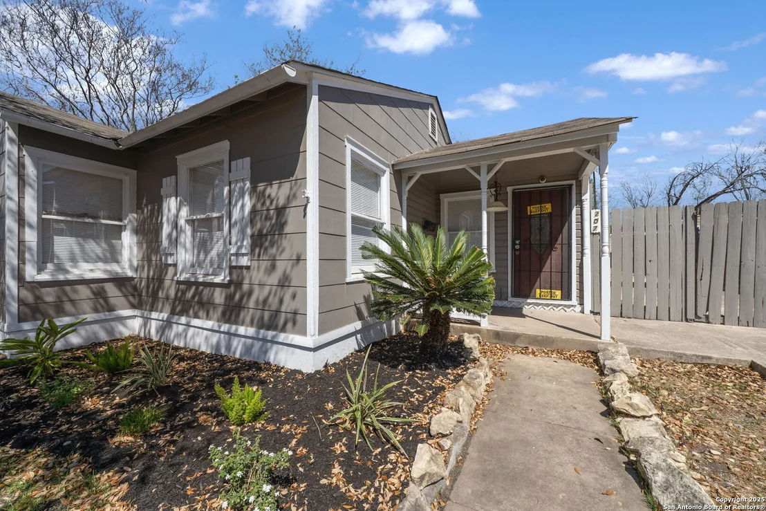 Photo of 207 Bonnell