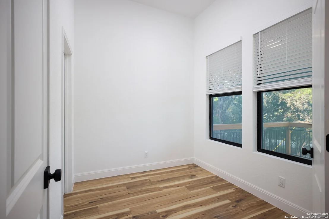 Photo of 1684 winding creek