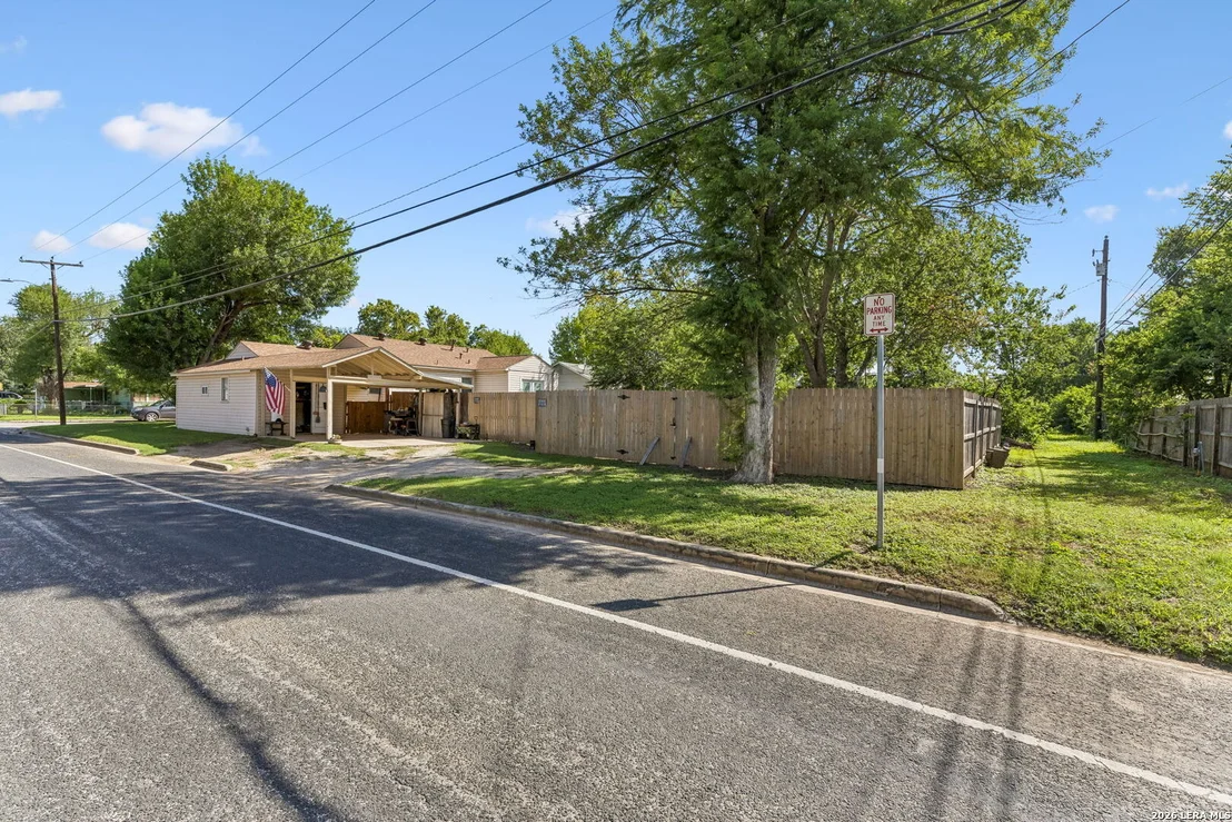 Photo of 600 Winburn Ave