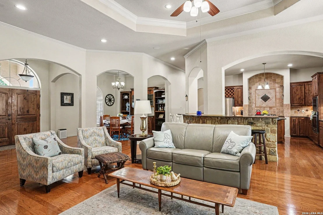 Photo of 233 MEADOWLARK LN