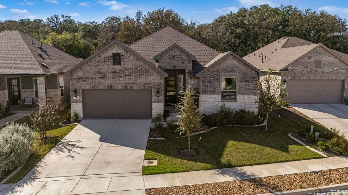 Photo of 123 Low Meadow