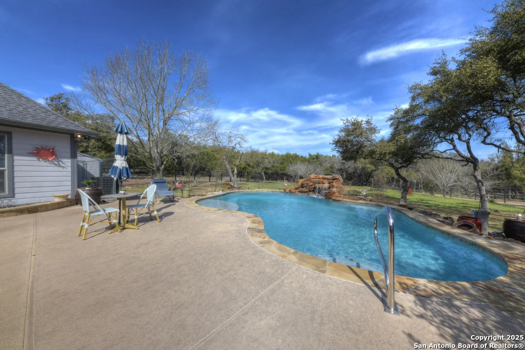 Photo of 2390 FRONTIER