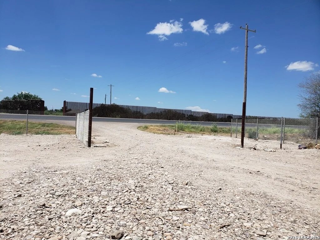 Photo of Unit 2 at 1157 STATE LOOP 480