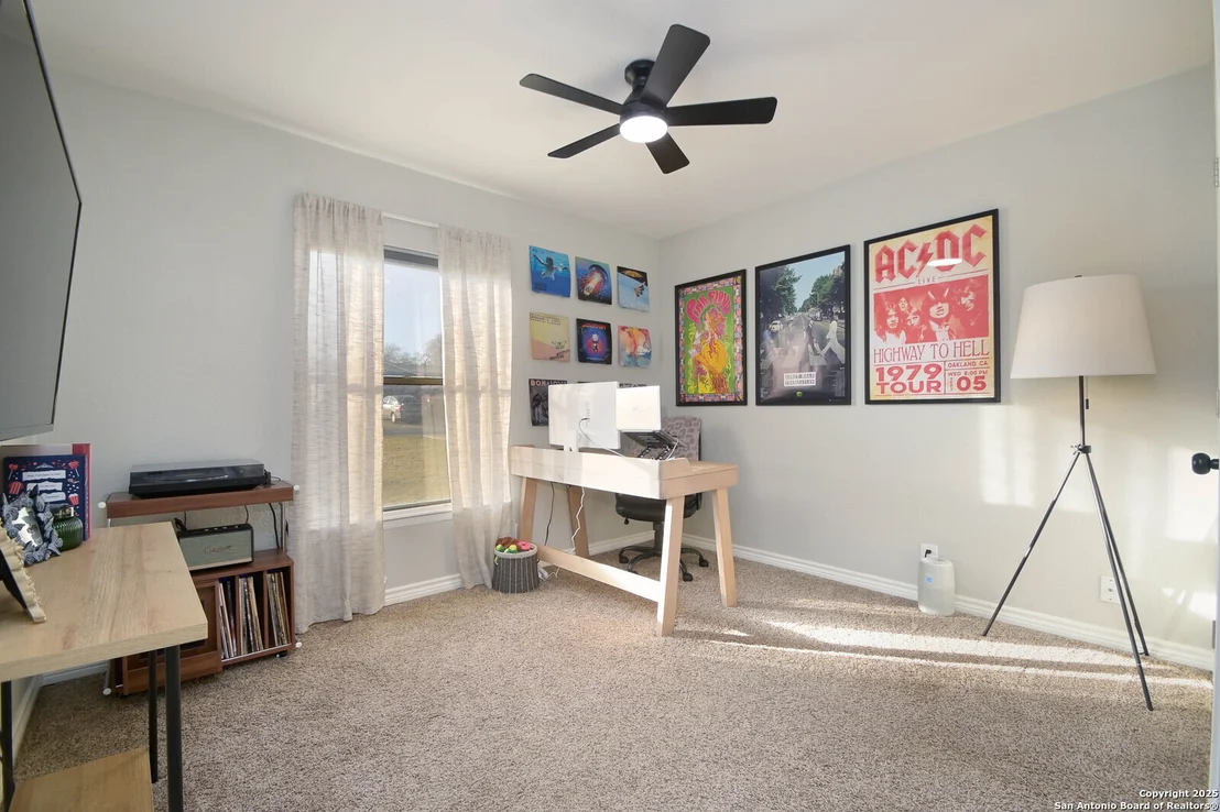 Photo of 814 Tibbits
