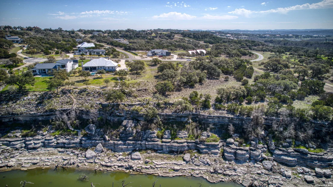 Photo of 365 RIVER CLIFF PL