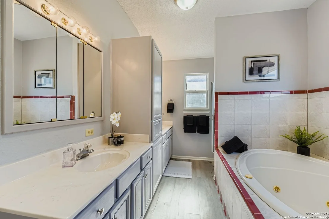 Photo of 6606 Laurel Hill