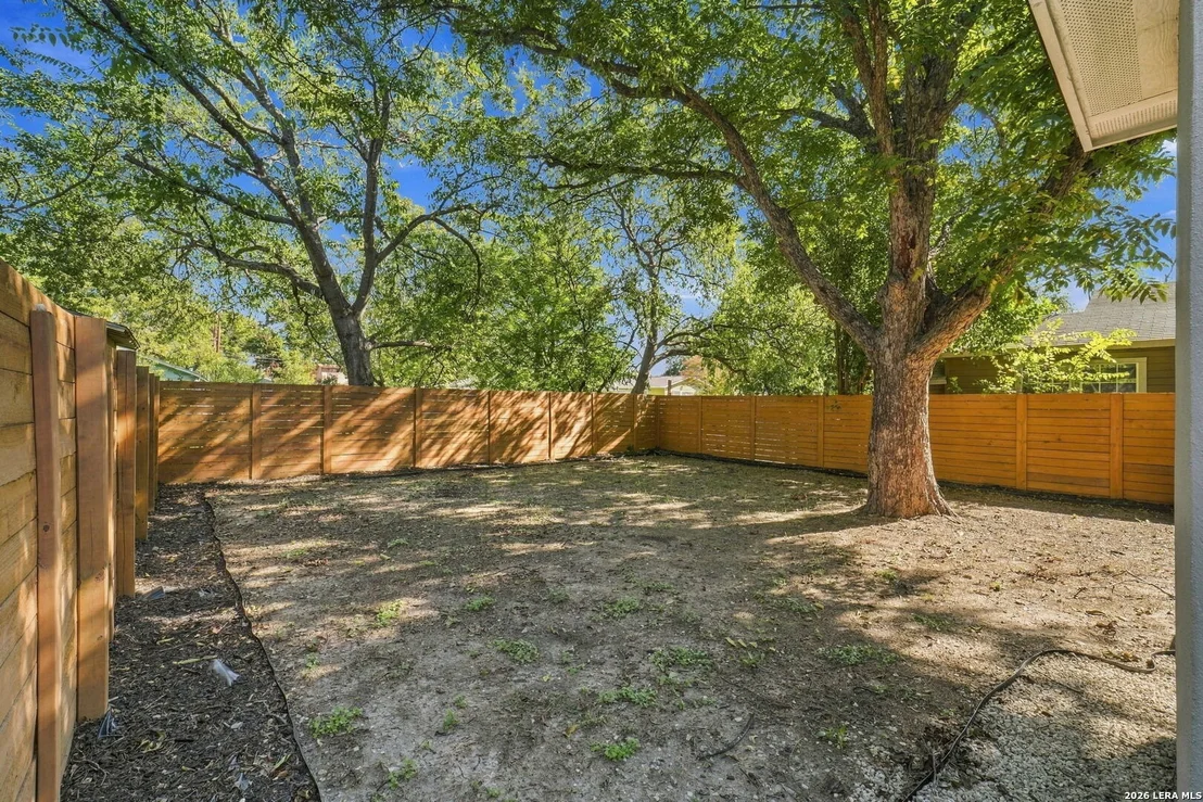 Photo of 237 Carle Ave
