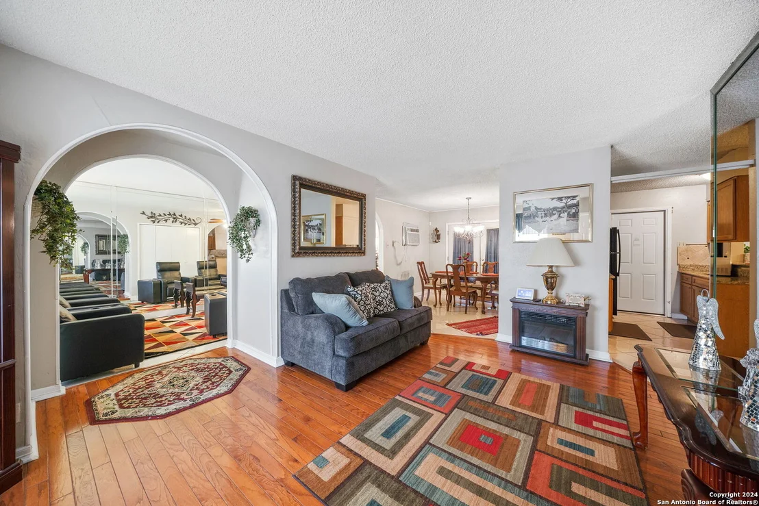 Photo of 4903 MELVIN DR