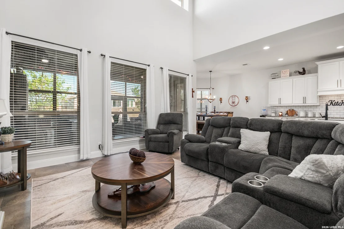 Photo of 417 BEE CAVES CV