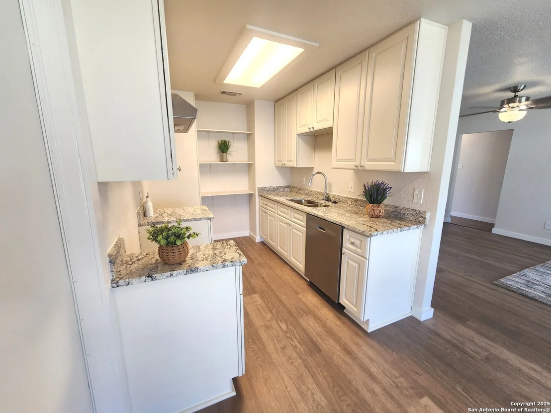 Photo of 5955 Cliff Valley