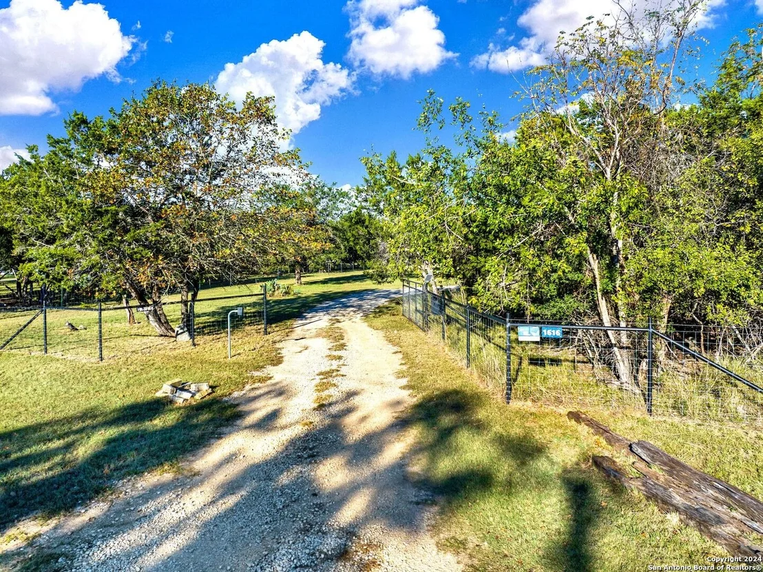 Photo of 1616 RIVER TRAIL RD