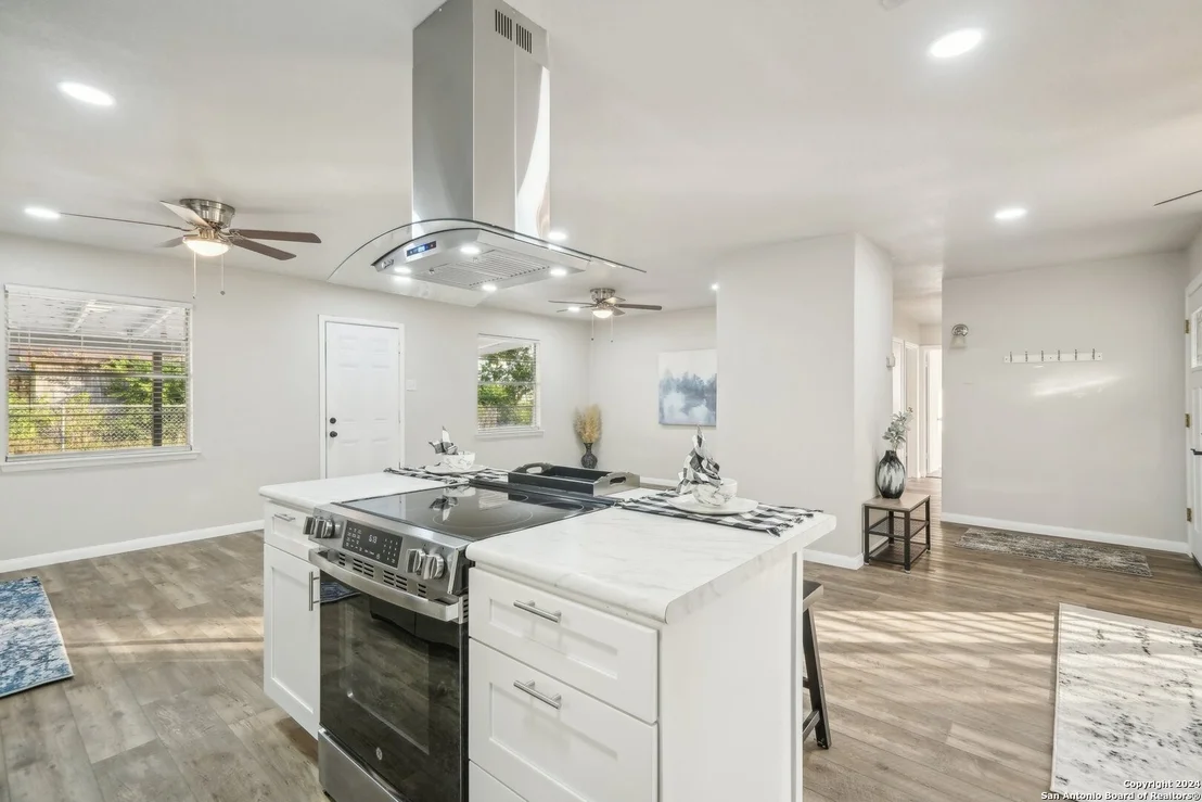 Photo of 717 MAPLE DR