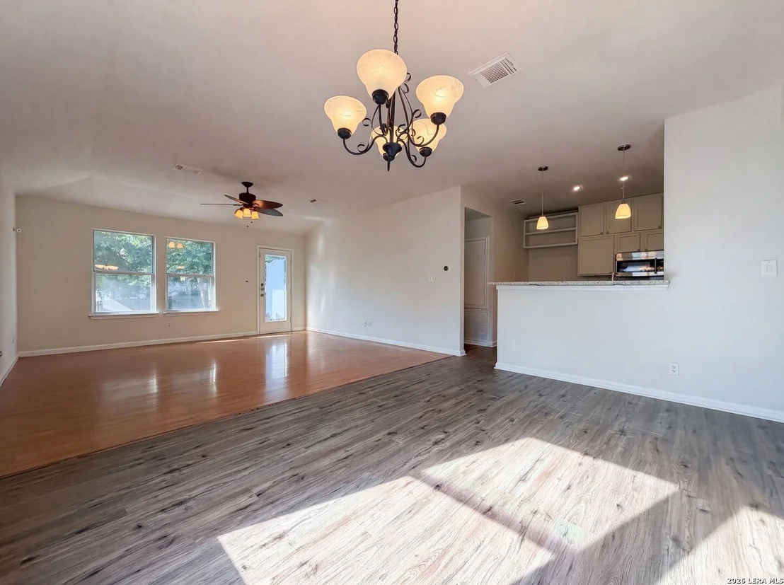 Photo of 1620 SUNVIEW CIR