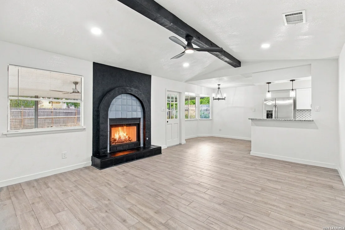 Photo of 6814 SUNLIGHT DR
