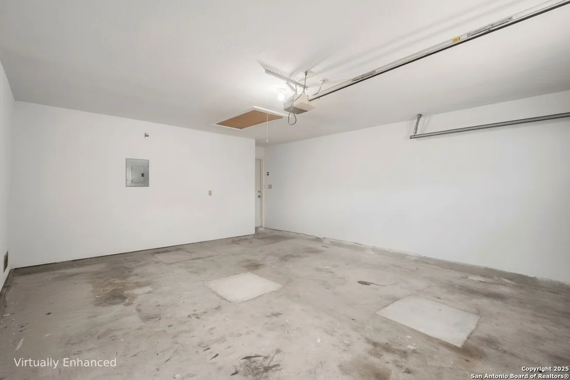 Photo of 7403 Legend Point Dr
