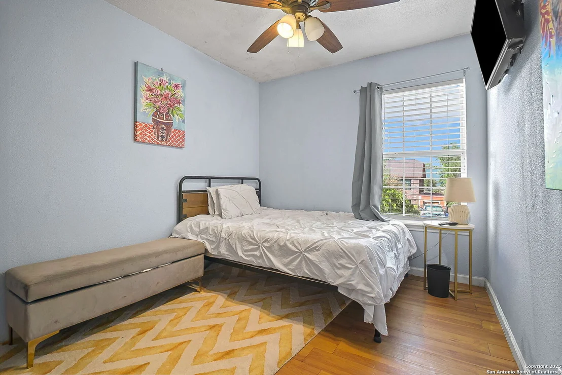 Photo of 10110 Cedarvale