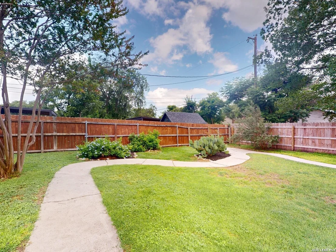 Photo of 126 BREES BLVD