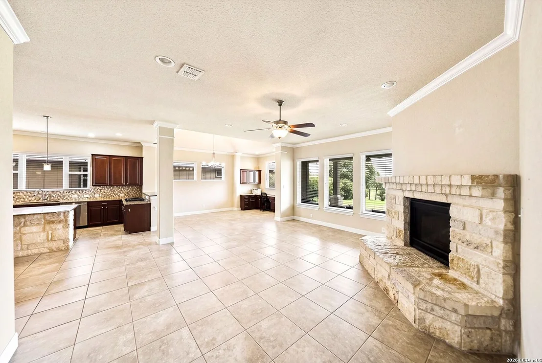 Photo of 11812 Field Bend