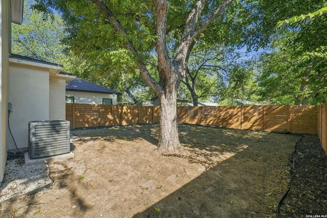 Photo of 237 Carle Ave