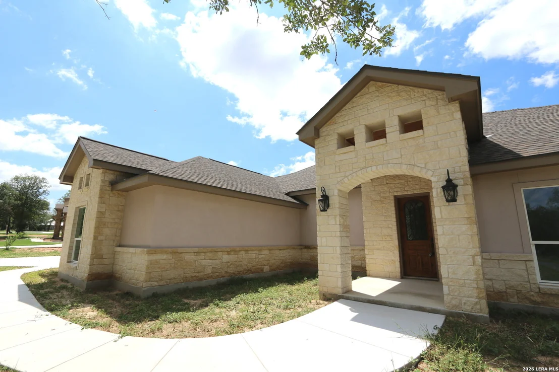 Photo of 193 Oak Fields Dr