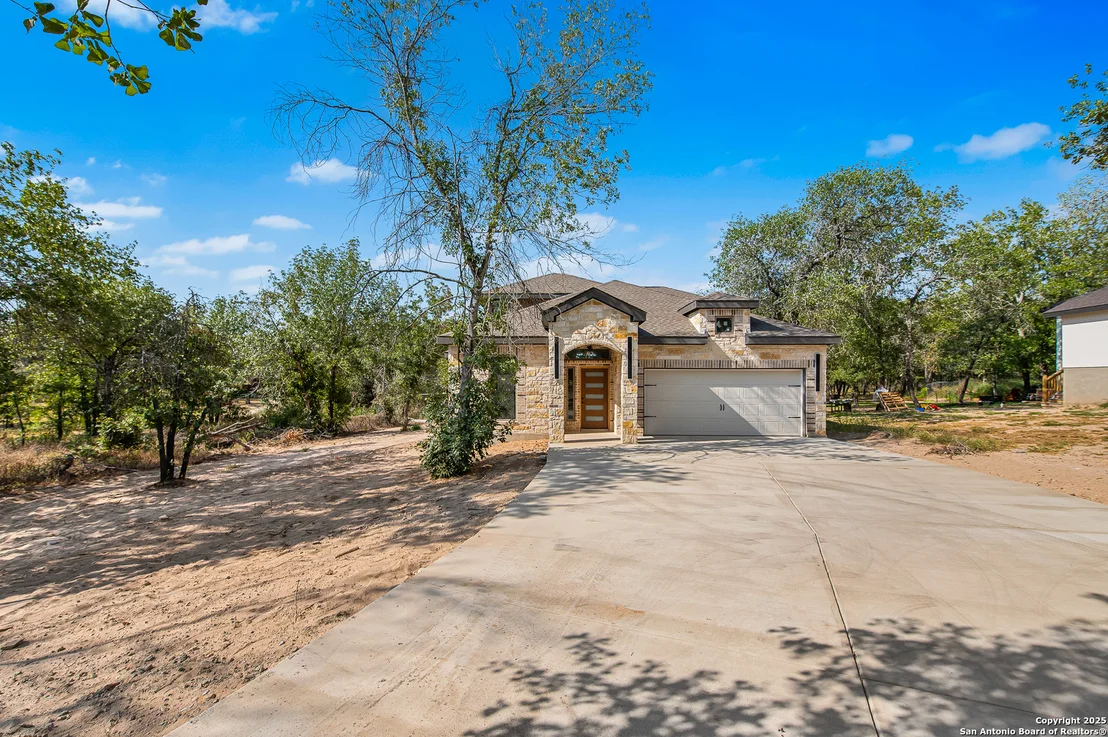 Photo of 22455 Mathis Rd