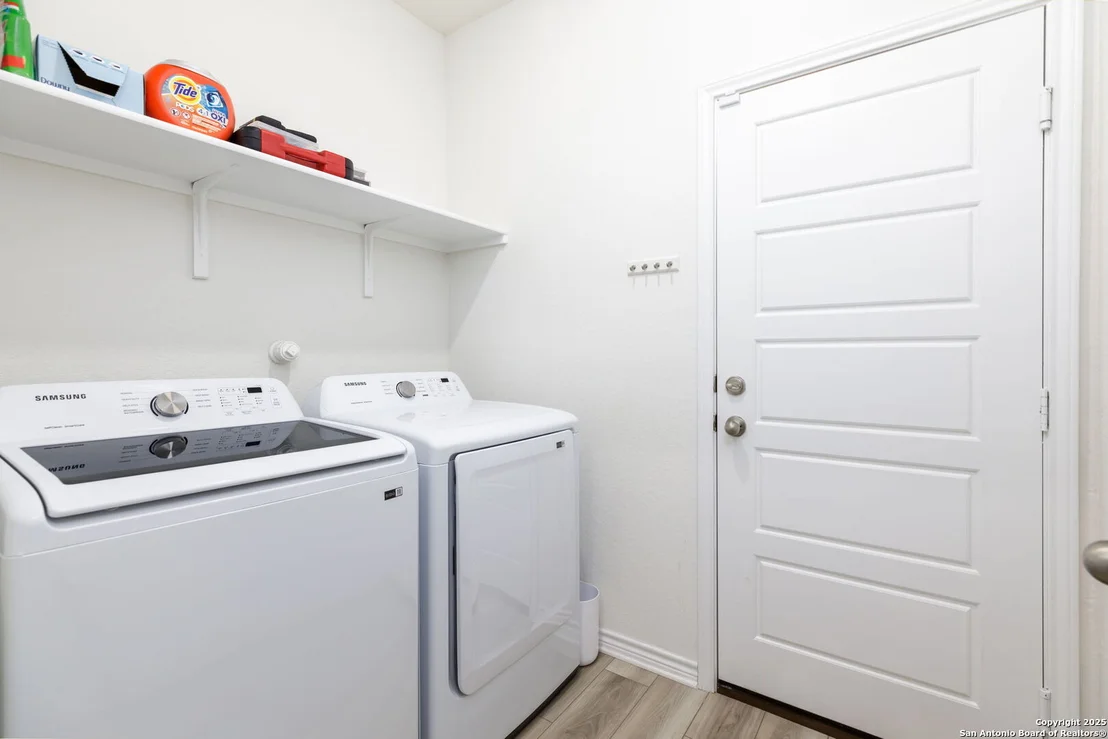 Photo of 8537 BAREFOOT LN