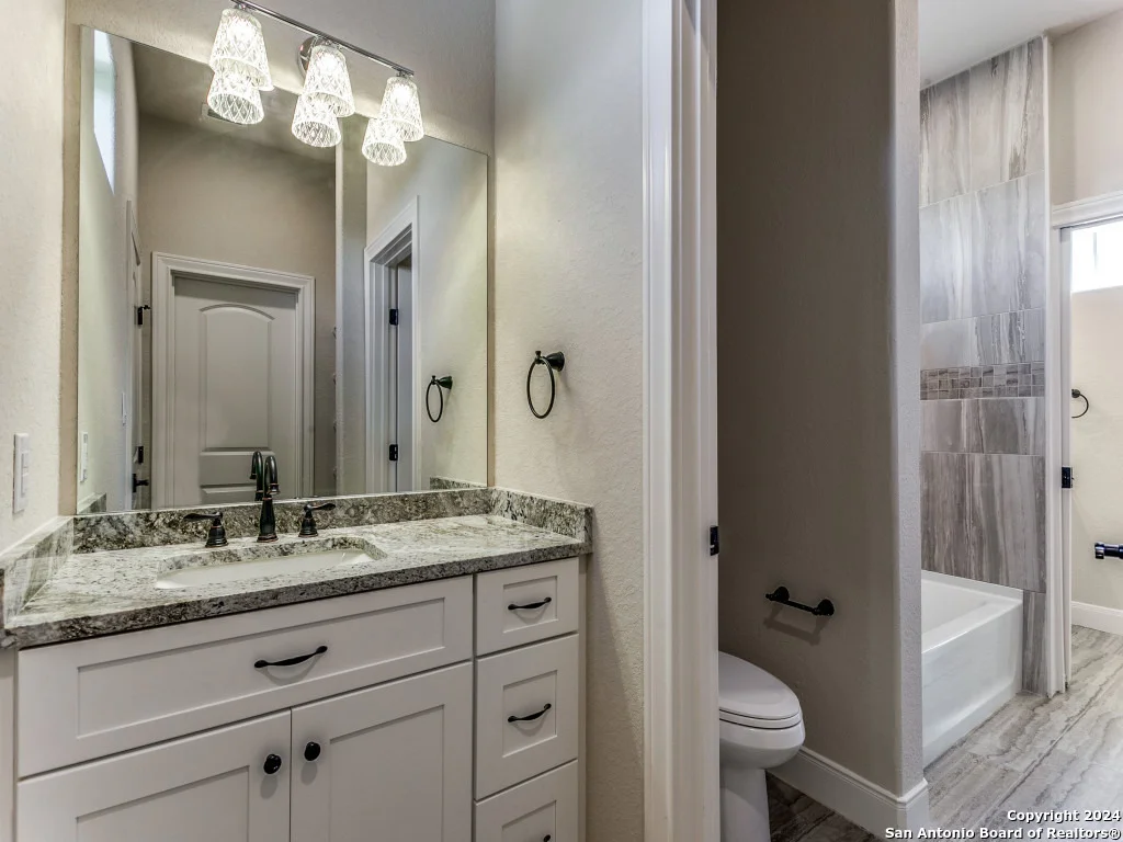Photo of 929 MOONLIGHT DR