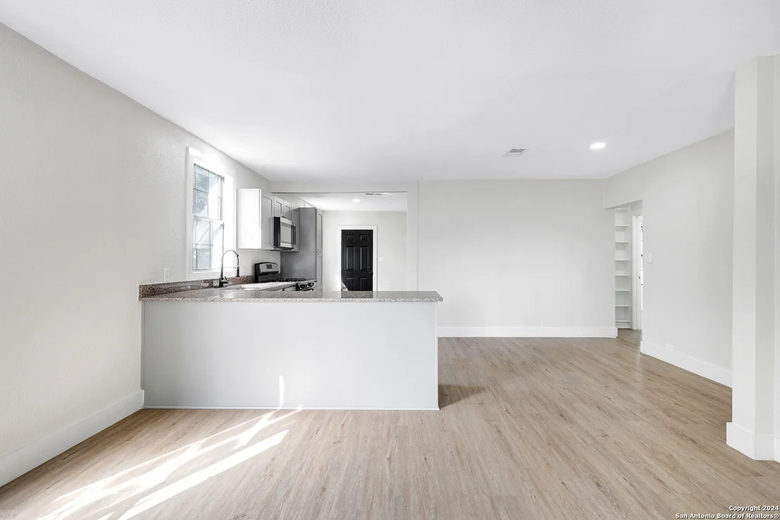 Photo of 1321 LEE HALL