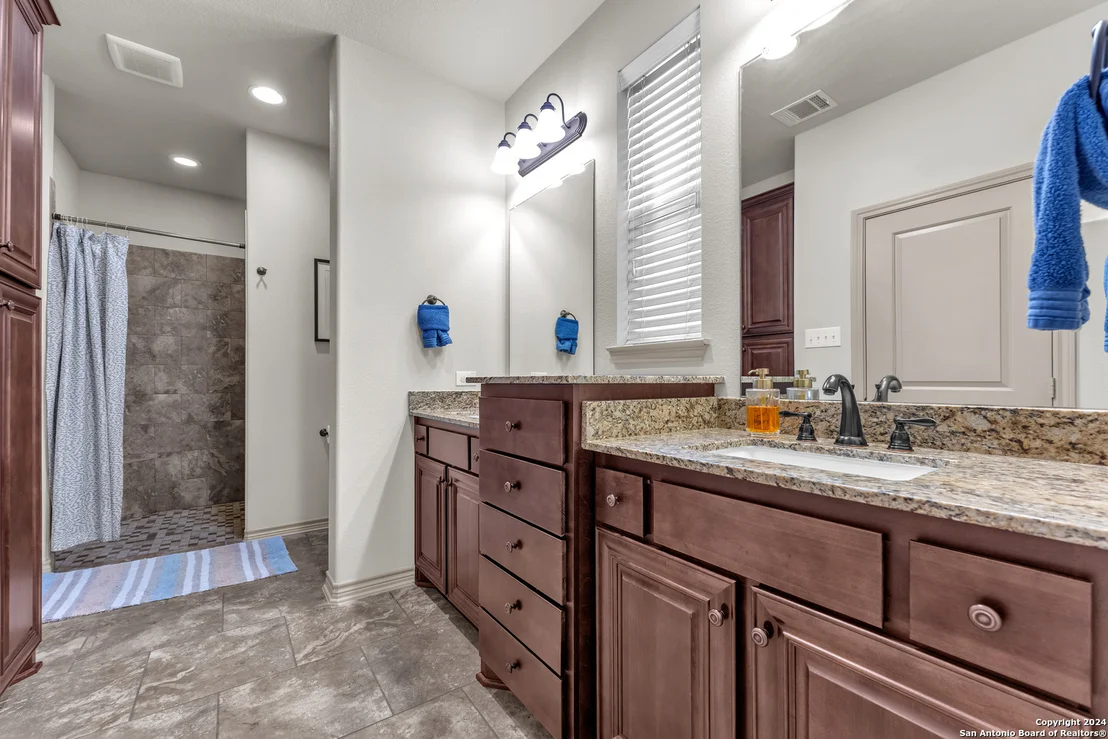 Photo of 714 Abbott Rdg