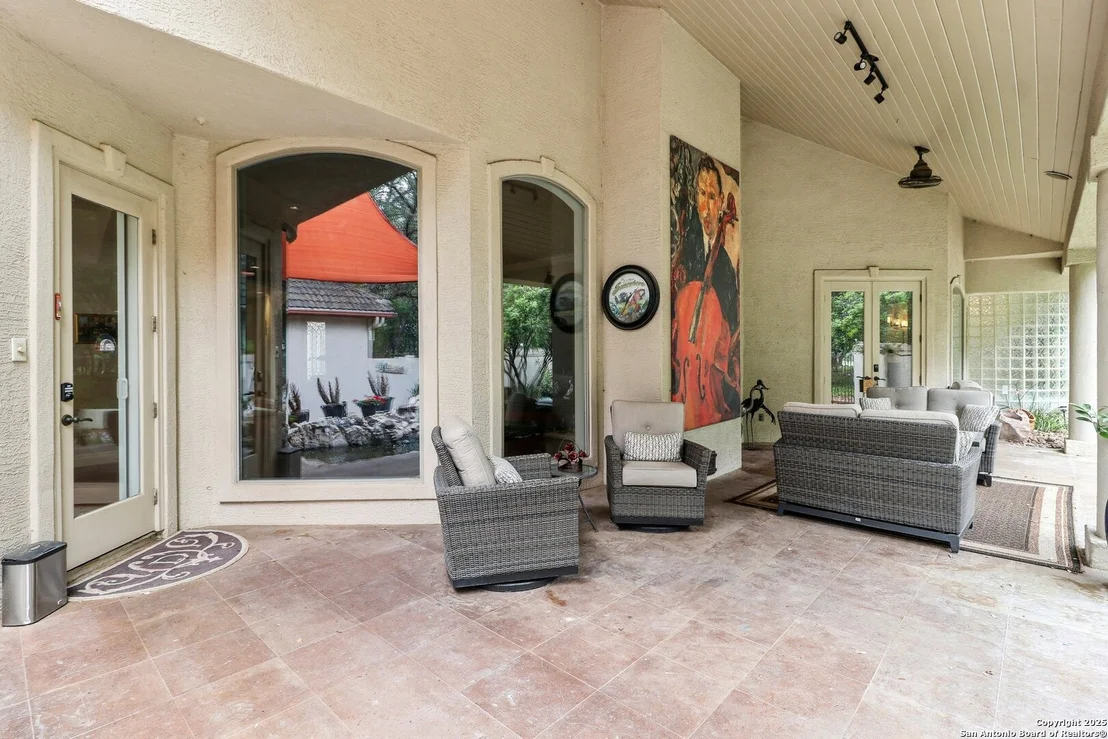 Photo of 908 La Puerta