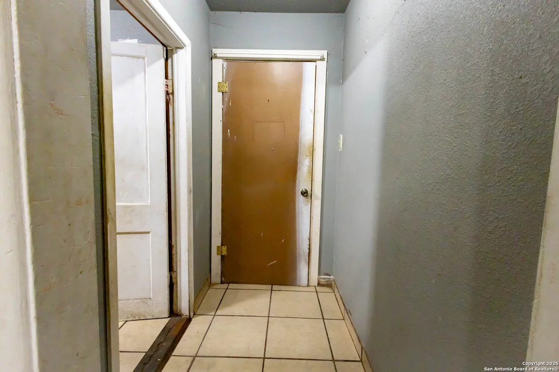 Photo of 2040 W Laurel