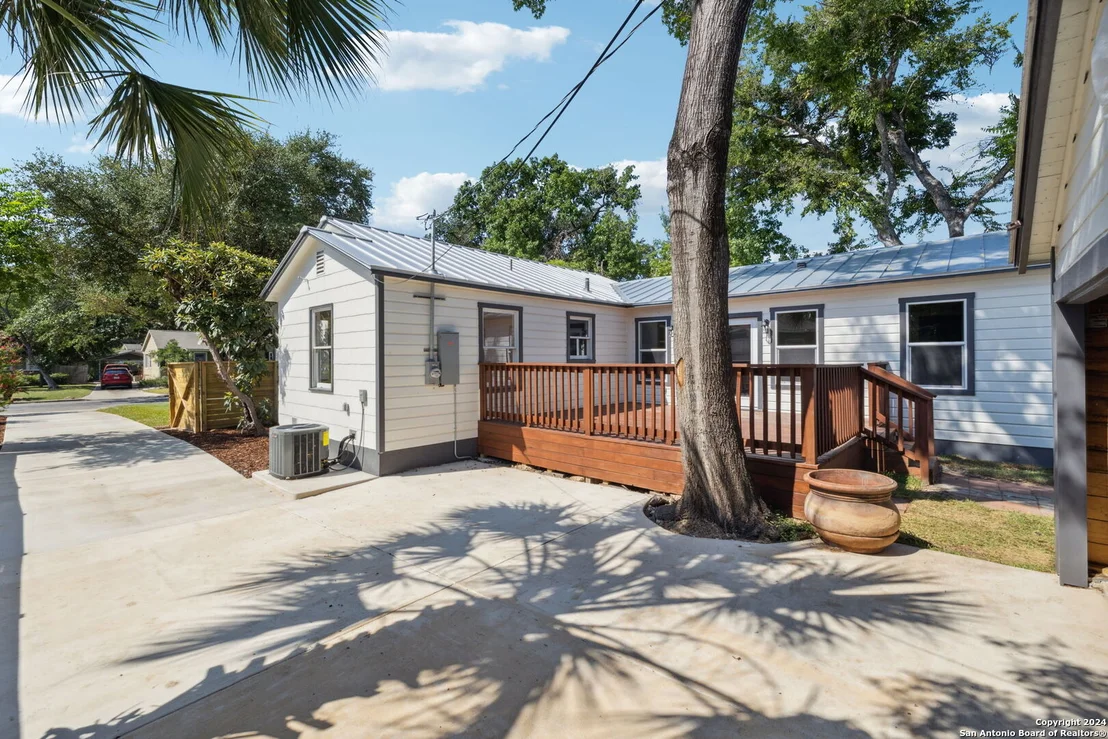 Photo of 135 HARMON DR