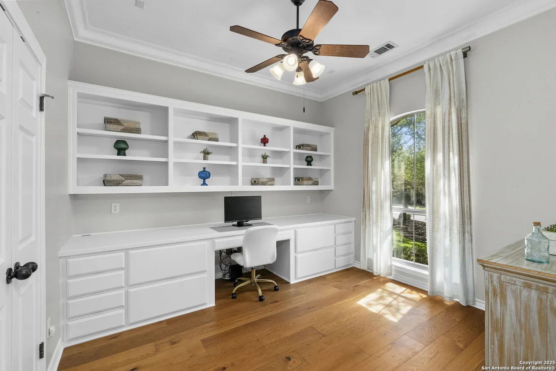Photo of 915 Foxton