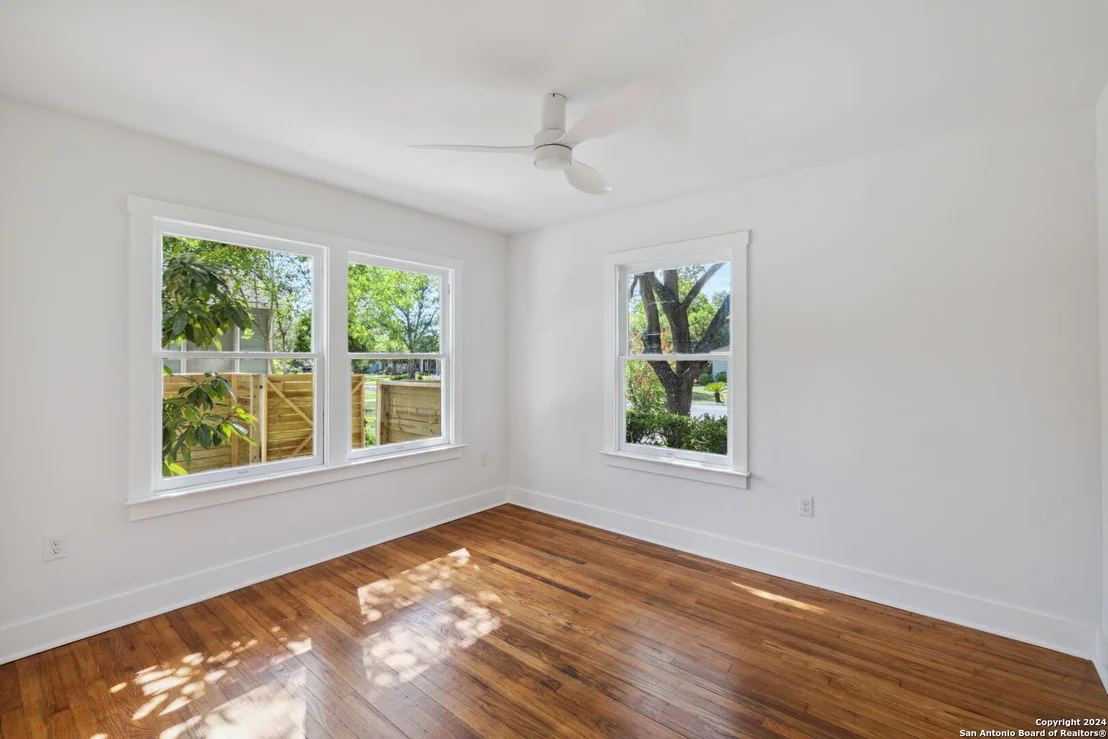 Photo of 135 HARMON DR