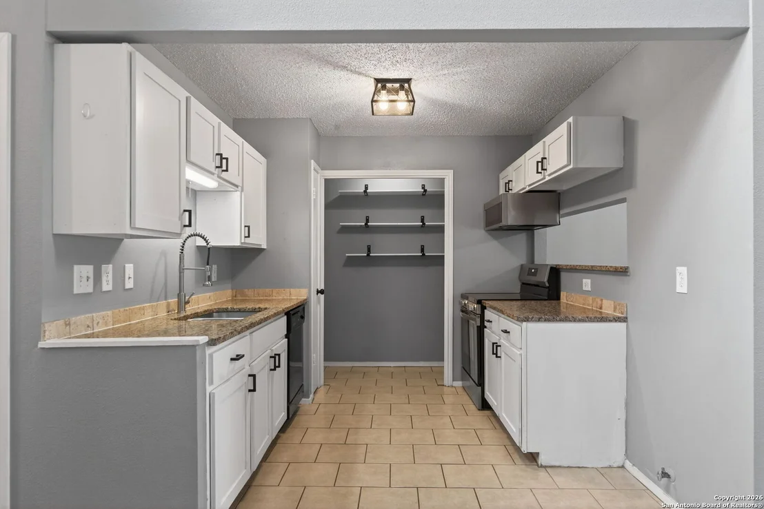 Photo of 2415 Moss Terrace