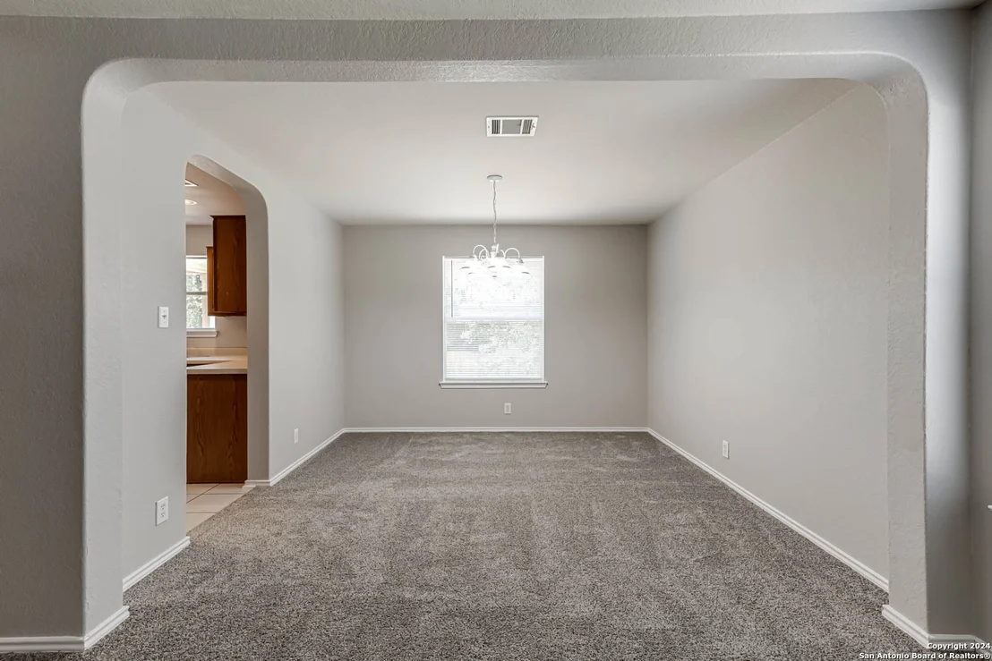 Photo of 1039 DAFFODIL WAY