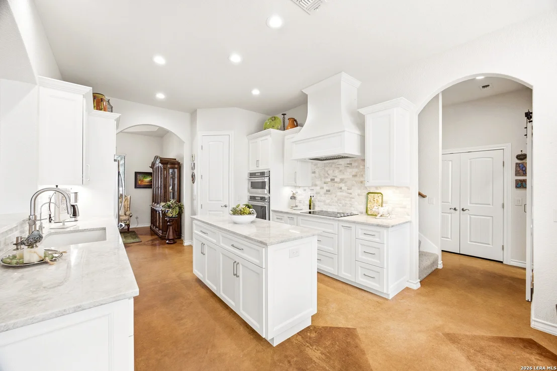Photo of 541 Saxet Trail