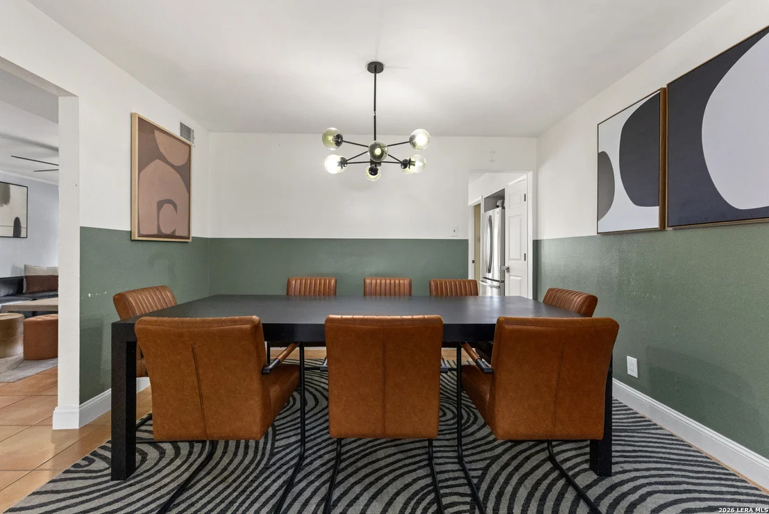 Photo of 10807 Mount Ida