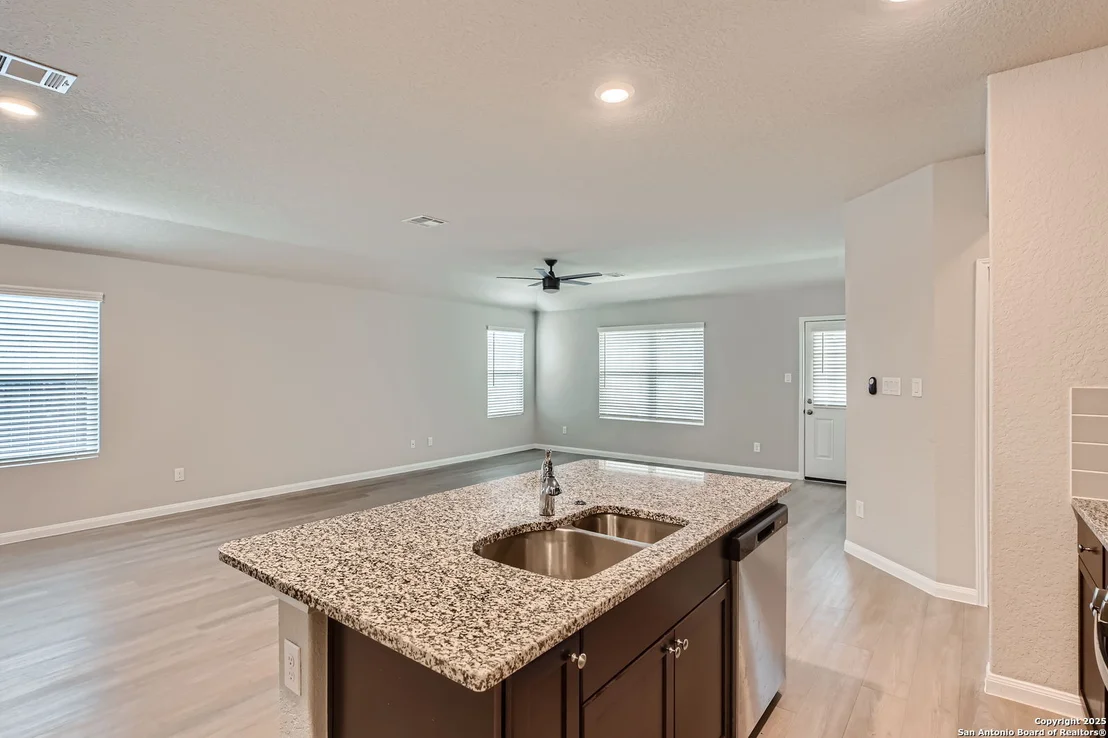 Photo of 5680 Jasmine Spur