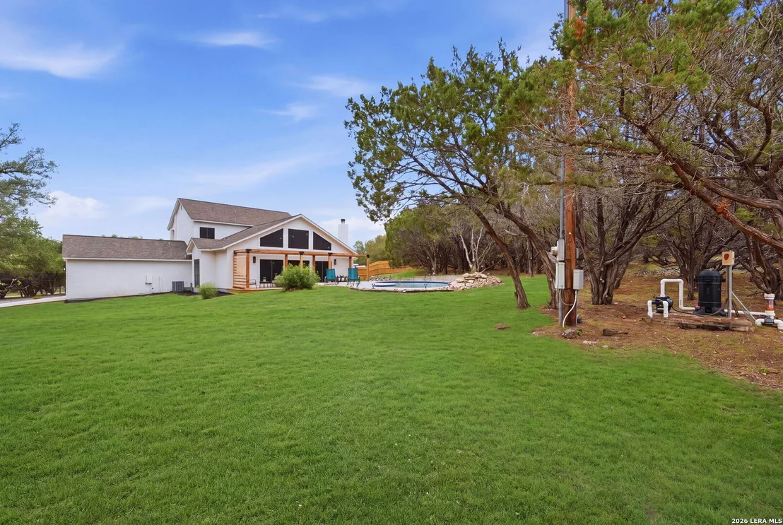 Photo of 150 LAKE VIEW DR
