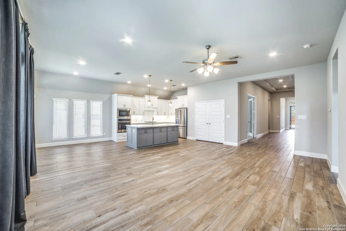 Photo of 2131 Thayer Cove
