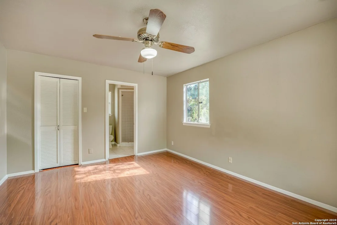 Photo of 6915 FOREST GRV