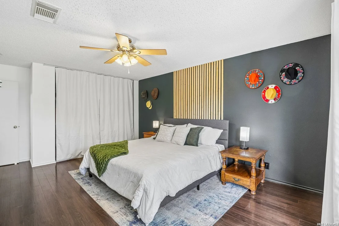 Photo of 8810 Bridgefield