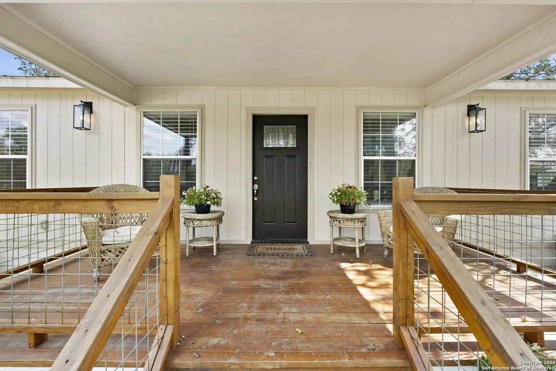 Photo of 592 Oakridge Trail