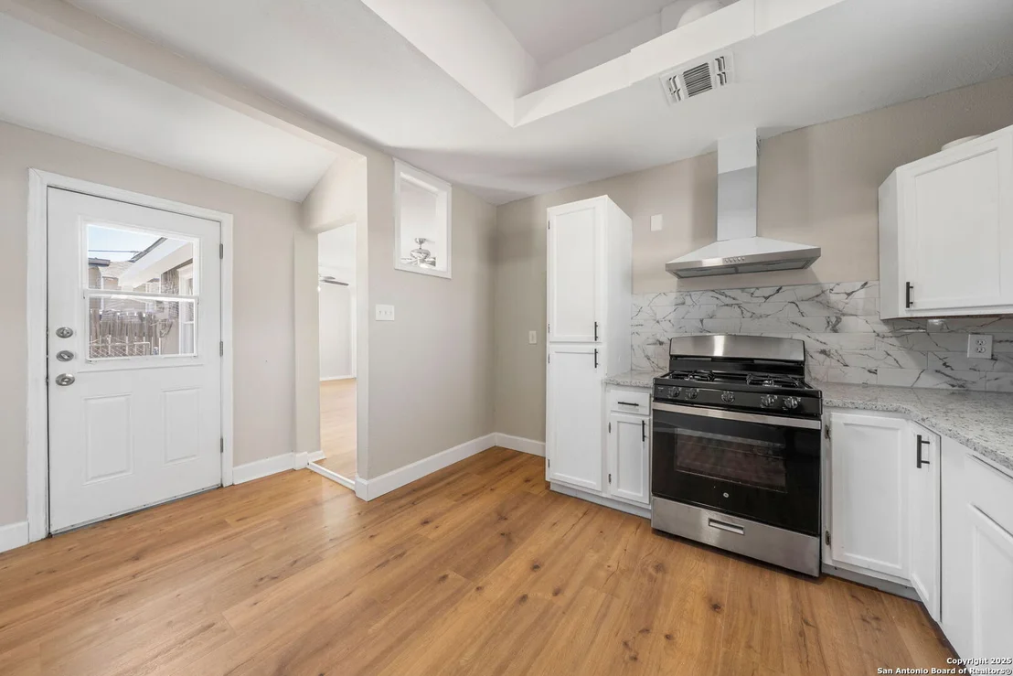 Photo of 207 Bonnell
